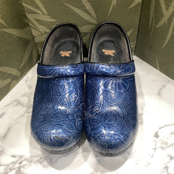 GUC Dansko sz 39 Clogs Blue vine patterned - Picture 1 of 9